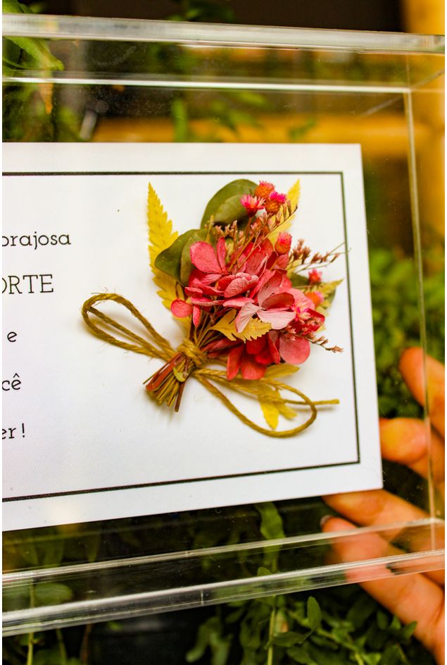 Quadro-Acrilico-Mae-com-Flor--Mimo-Galeria--1-