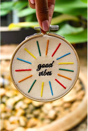 Bastidor-Bordado-Good-Vibes-Ø11-Mimo-Galeria