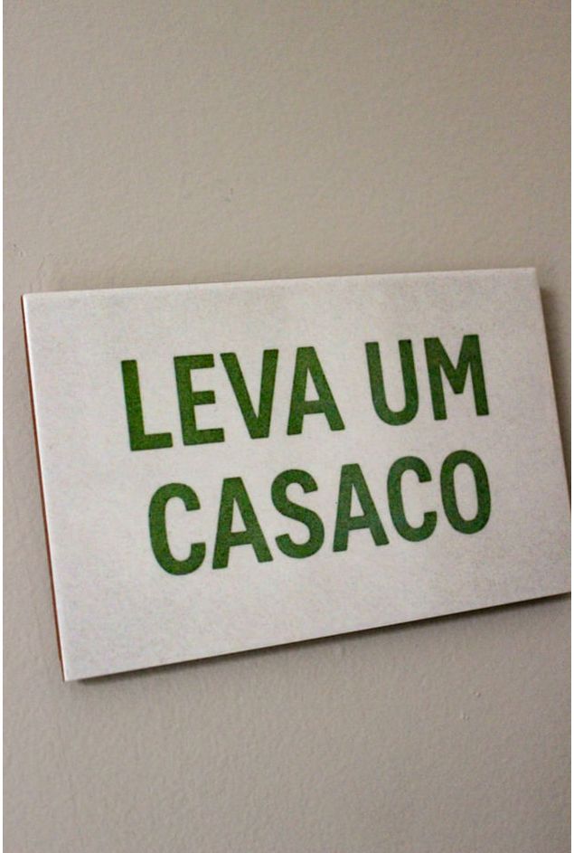 Azulejo-Decorativo-Leva-um-casaco-Mimo-Galeria--4-