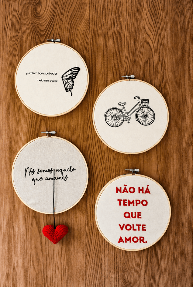 Combinação de Parede Amores Bordados